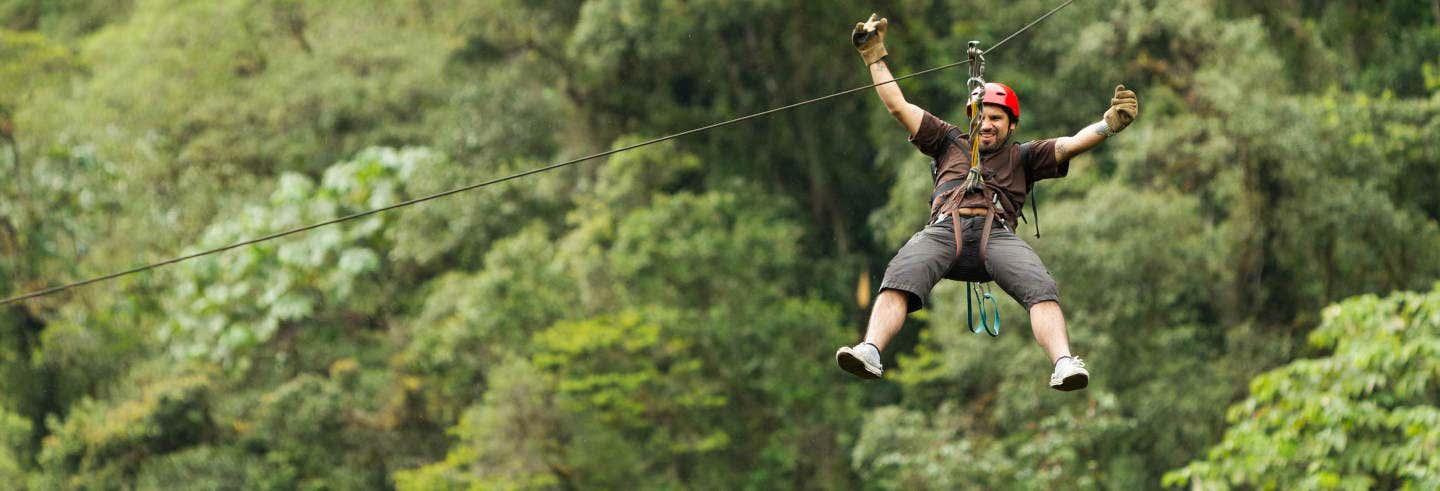 Zip line a Monkeyland