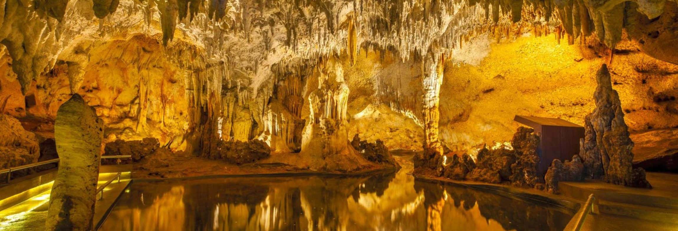 Excursão aos Altos de Chavón e à Cueva de las Maravillas
