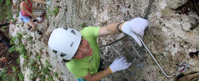 Descente en rappel et via ferrata sur les falaises du Farallon