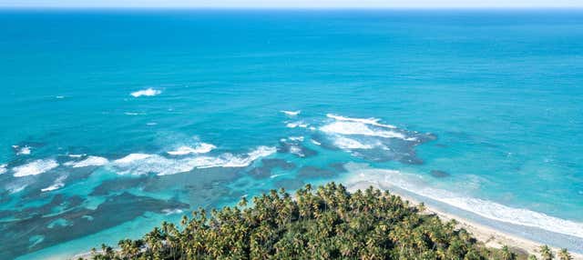 Escursione in catamarano a Playa Esmeralda e Montaña Redonda