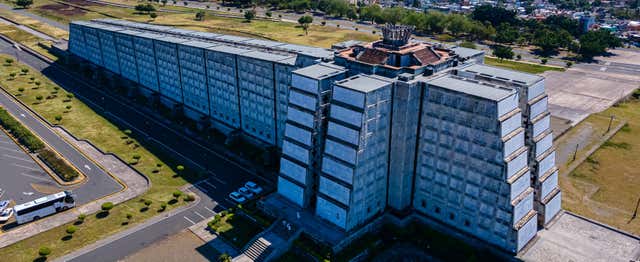 Grottes du Pomier, sucreries et Phare de Colomb