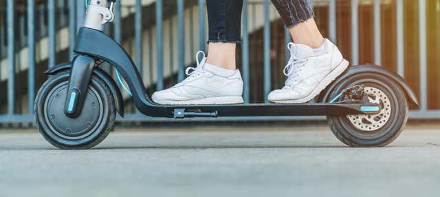 Tour dell'architettura brutalista in monopattino elettrico