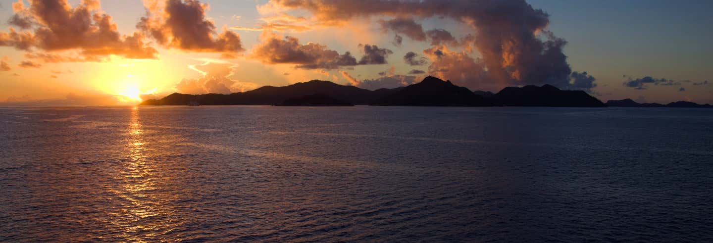 Giro in barca al tramonto a Praslin