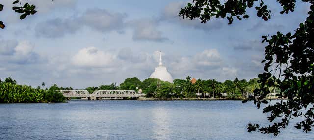 Escursione privata a Kalutara e alla tenuta Lunuganga