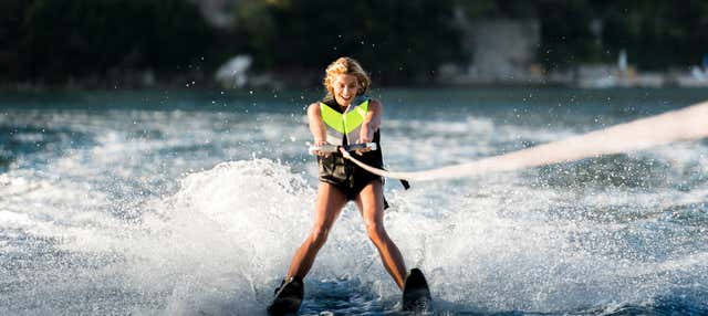 Wakeboard o sci d'acqua a Bentota