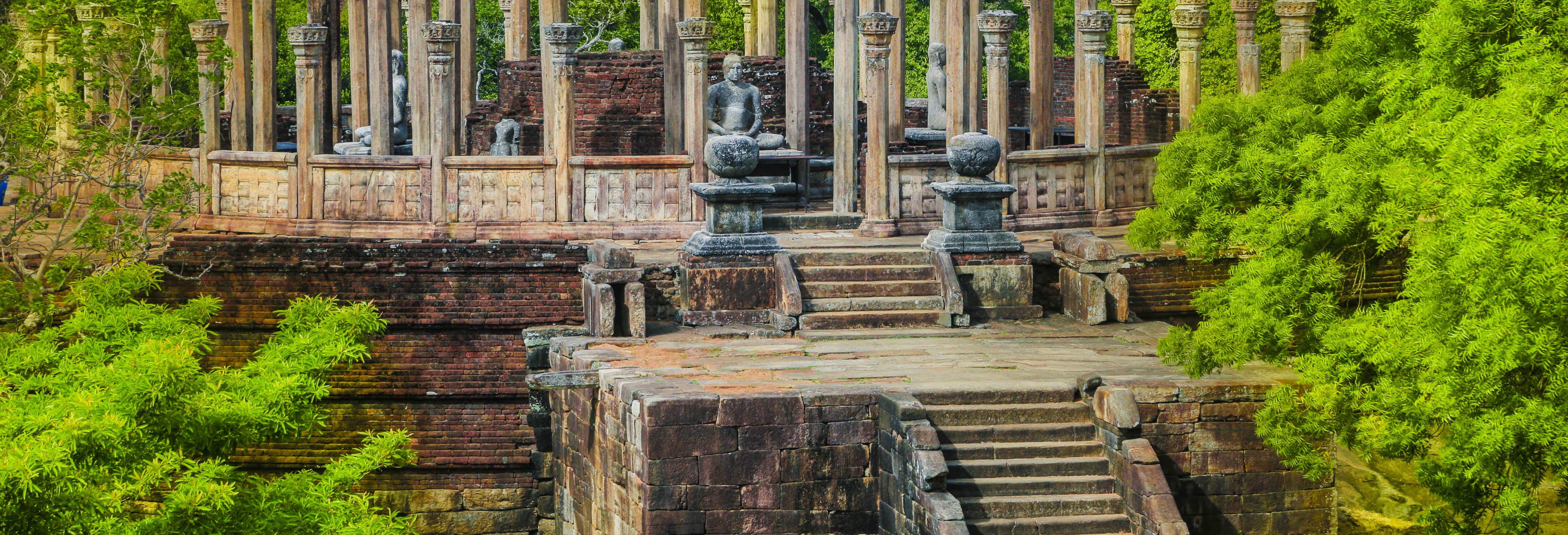 Polonnaruwa & Pidurangala Excursion