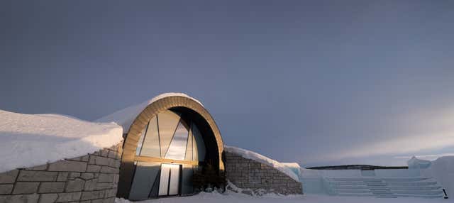 Excursión a la aldea sami Jukkasjärvi + Visita al Icehotel