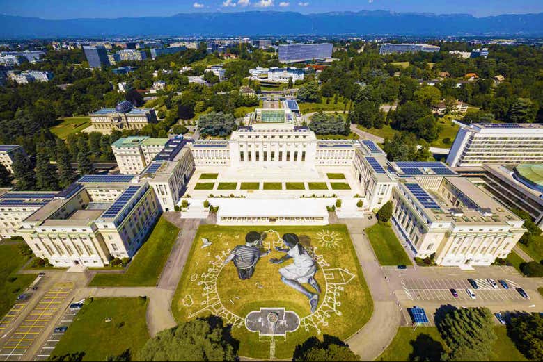 Geneva International District Bus Tour