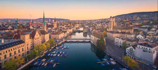 Tour di Zurigo al tramonto + Cena di fonduta