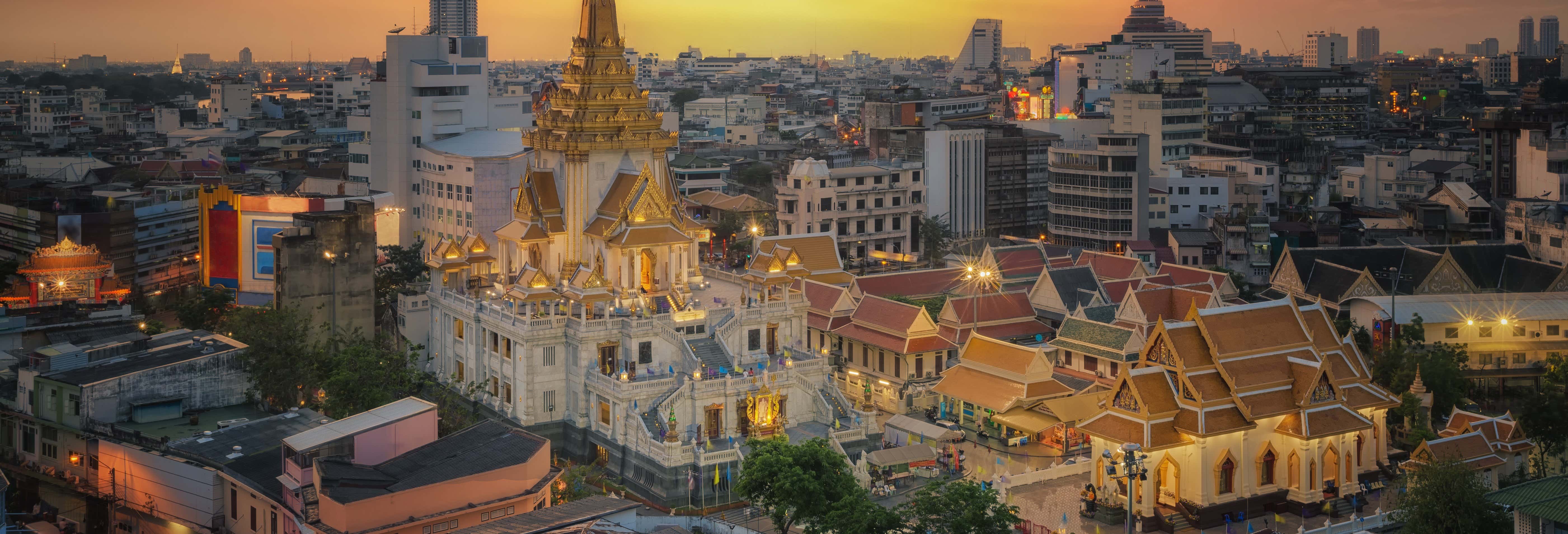 Night Tuk Tuk Tour in Bangkok with ChinaTown Meal
