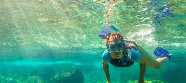 Snorkeling nell'isola di Koh Taen