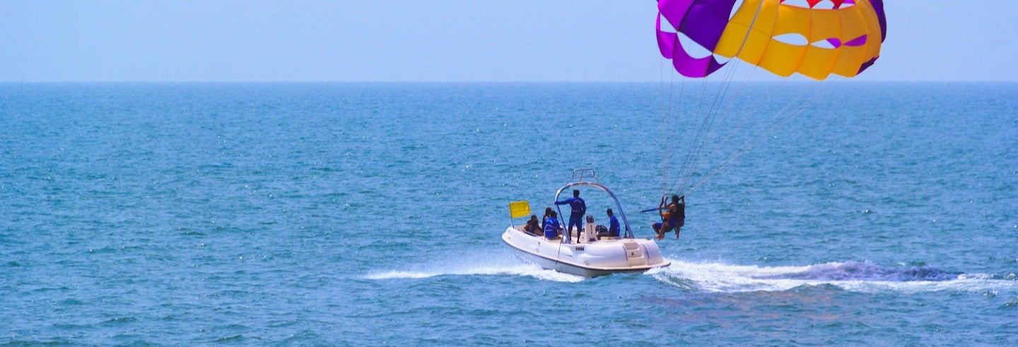 Aventura aquática na baía de Pattaya