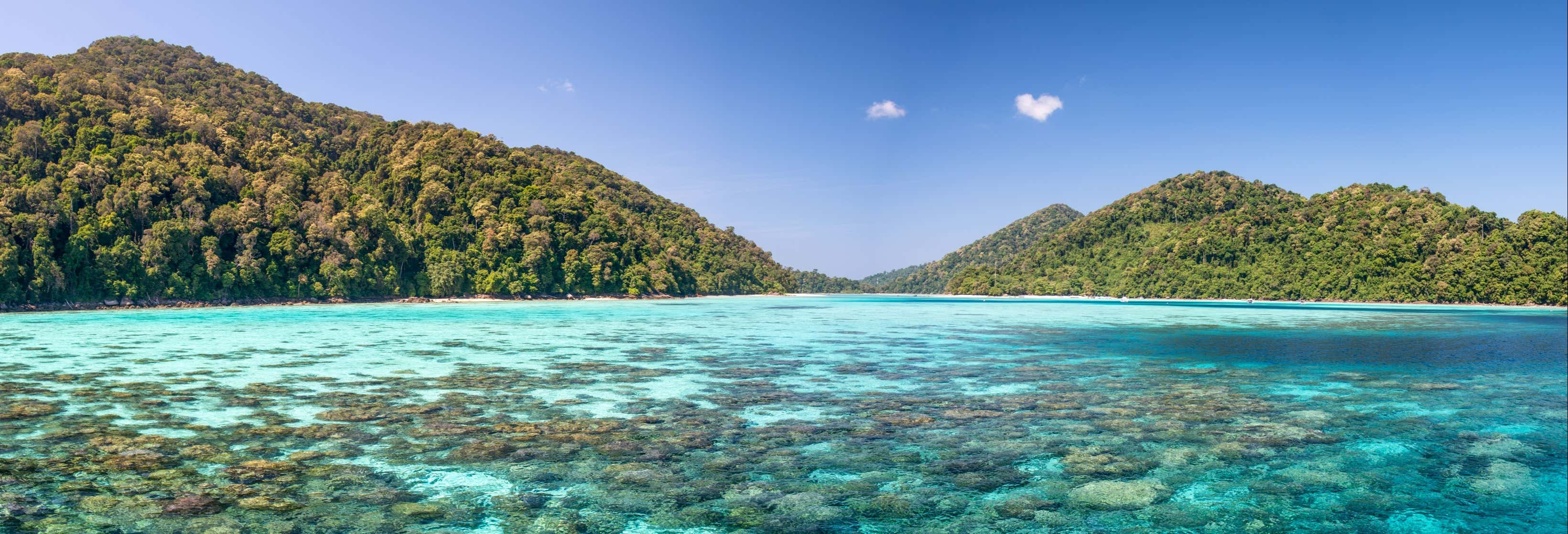 Escursione alle isole Surin in motoscafo