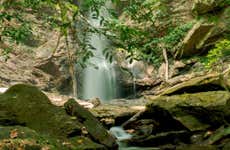 Excursión a las cascadas Avocat y la playa Maracas