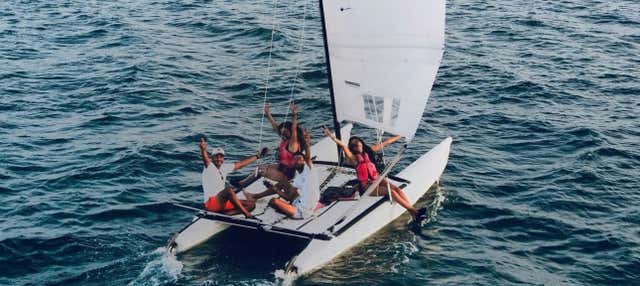 Escursione alla spiaggia di Sidi Jmour in catamarano