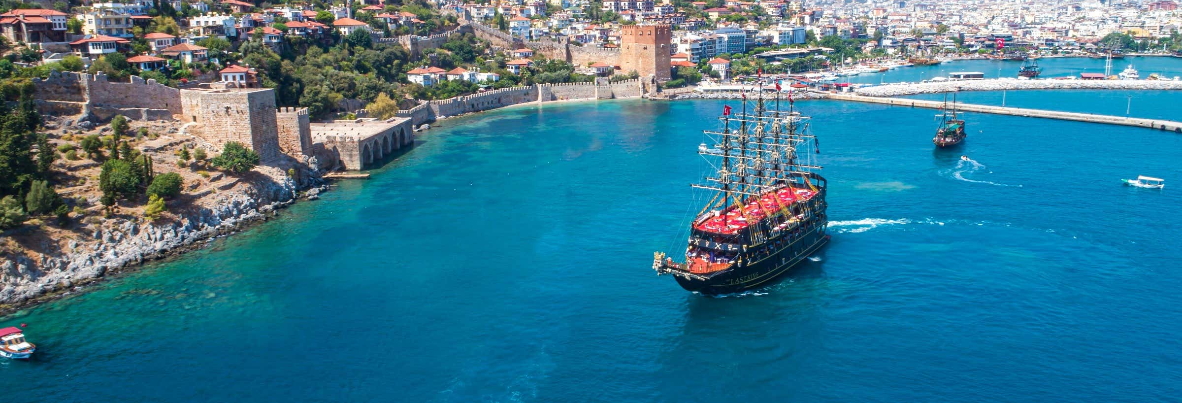 Giro in nave pirata ad Alanya