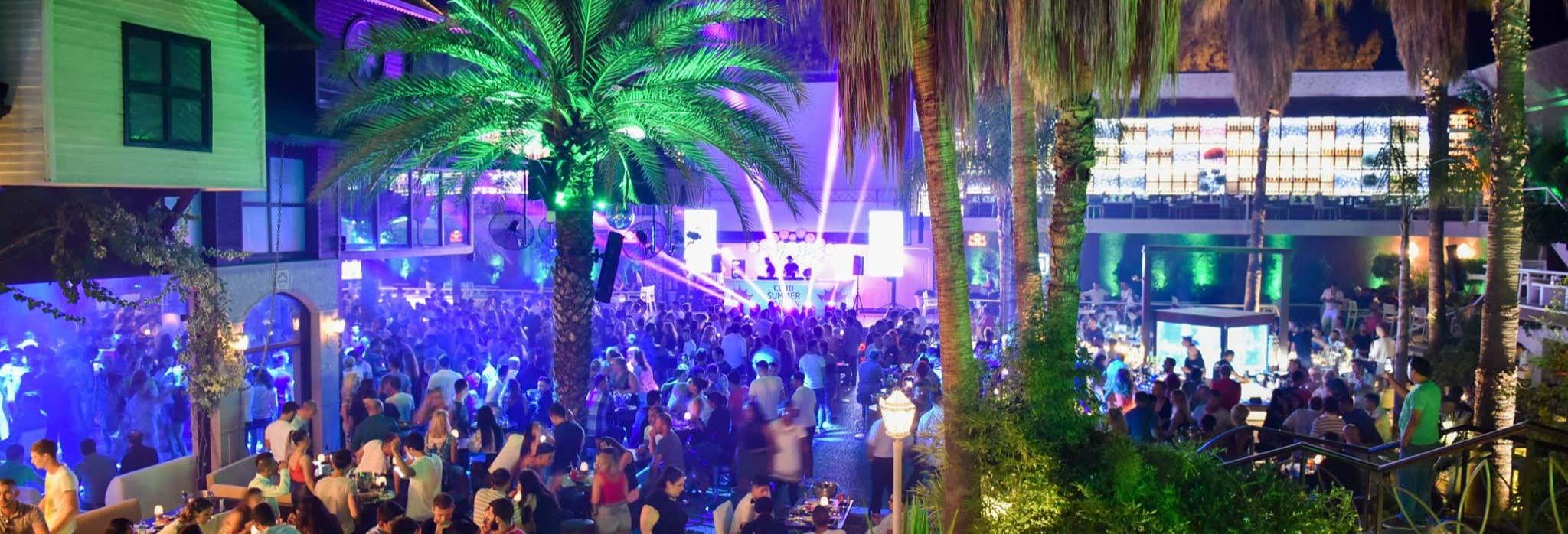 Pub crawl di Alanya + Festa in barca