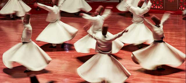 Spettacolo di Dervisci Rotanti