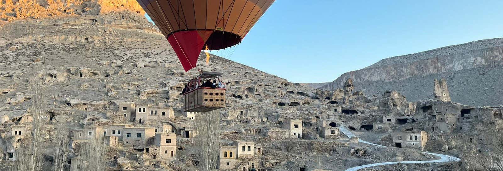 Volo in mongolfiera sulla valle di Soganli