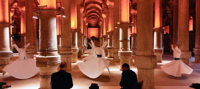 Spettacolo di Dervisci Rotanti nella Cisterna di Binbirdirek