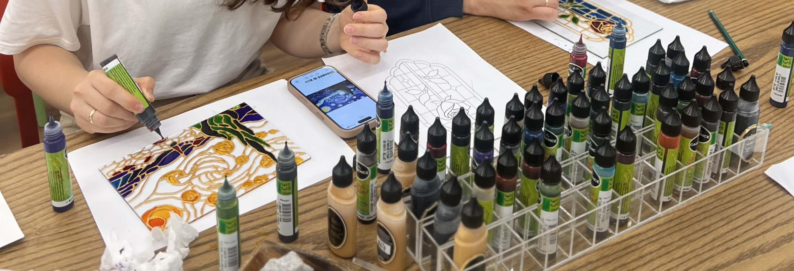 Laboratorio di pittura su vetro