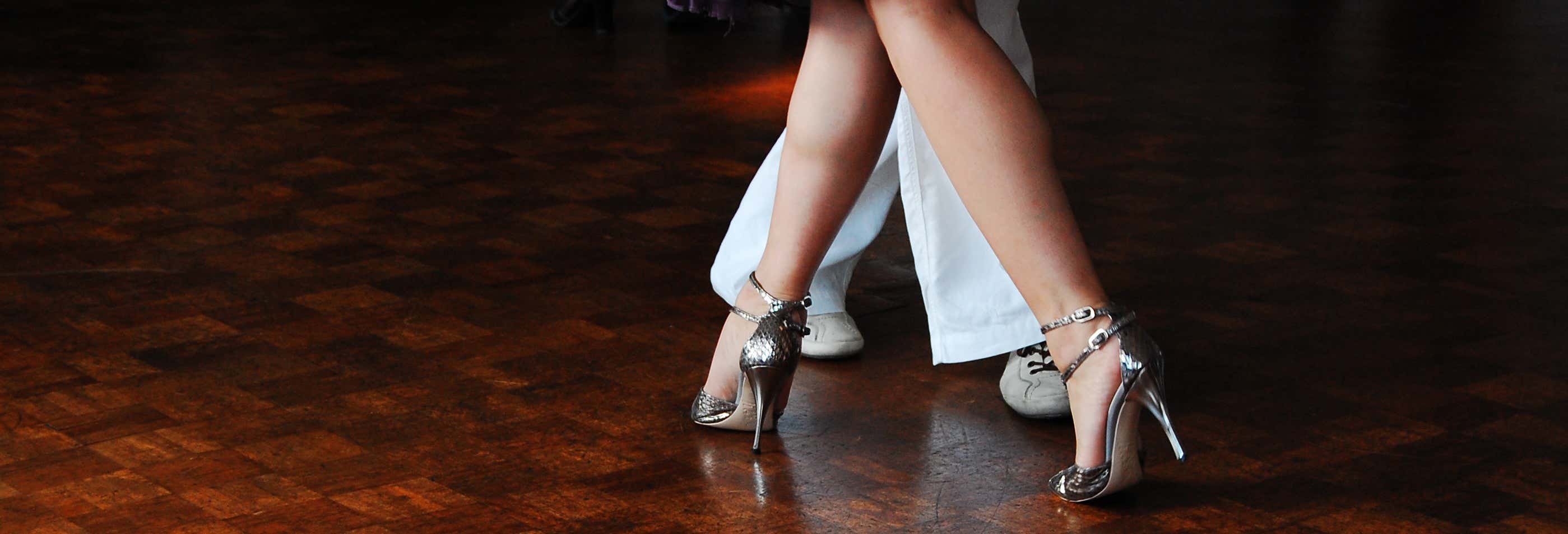 Lezione e spettacolo di tango al Baar Fun Fun