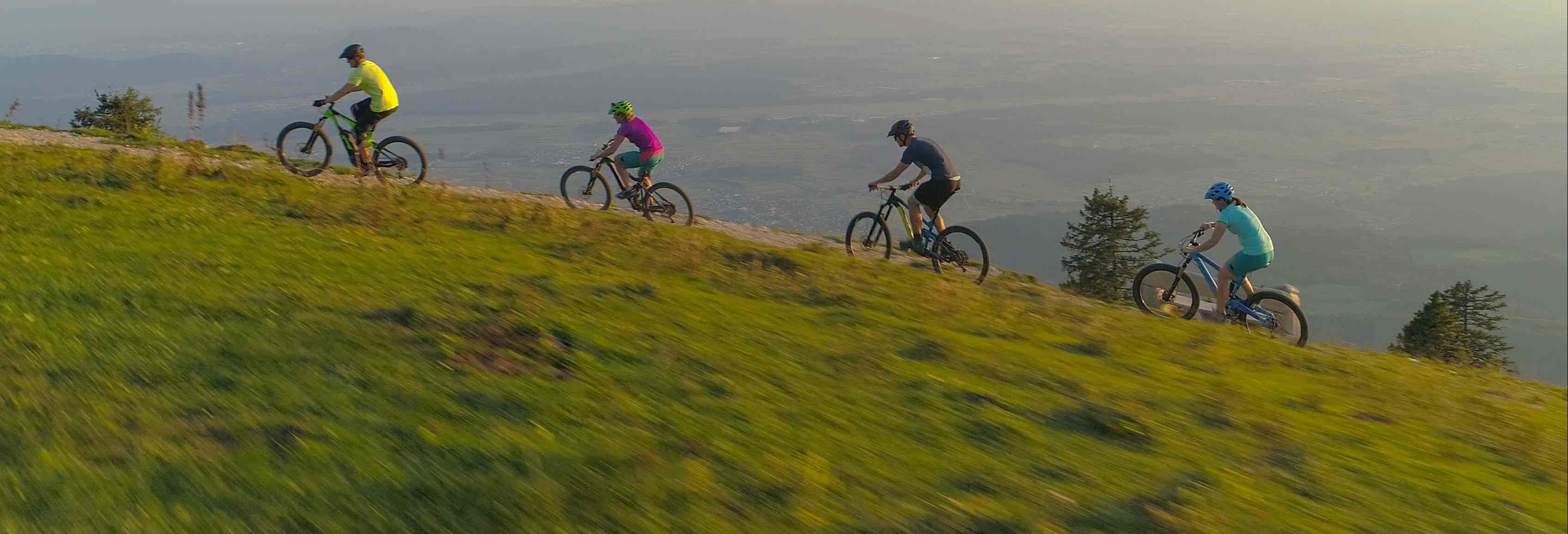 Tour in bicicletta lungo il Dorso del Drago