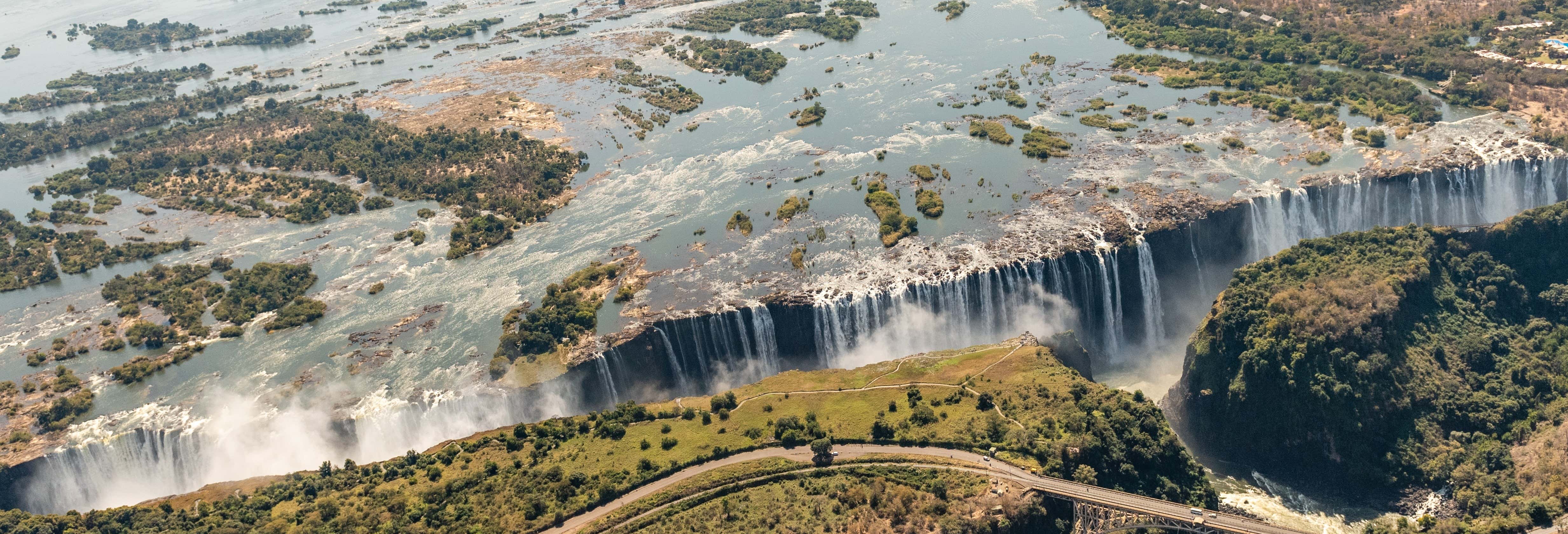 Trekking e zip line alle Cascate Vittoria